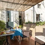 Palazzo Bernardini Oda ve Kahvaltı 4*