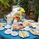 Palazzo Bernardini Oda ve Kahvaltı 4*