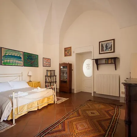 Palazzo Bernardini Bed & Breakfast 4*