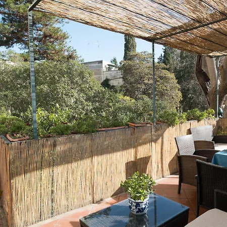 לינה וארוחת בוקר Palazzo Bernardini 4*