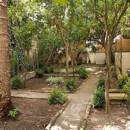 Palazzo Bernardini 住宿加早餐酒店 4*