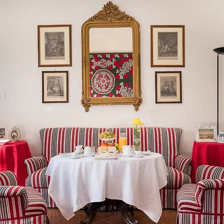 לינה וארוחת בוקר Palazzo Bernardini 4*