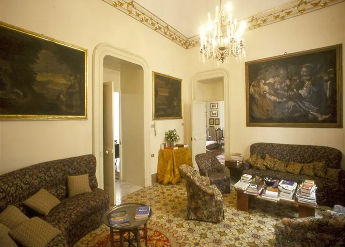 Palazzo Bernardini 住宿加早餐酒店 4*