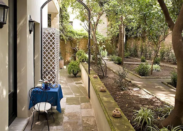 Palazzo Bernardini 4*