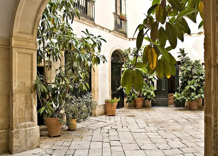Palazzo Bernardini 住宿加早餐酒店 4*