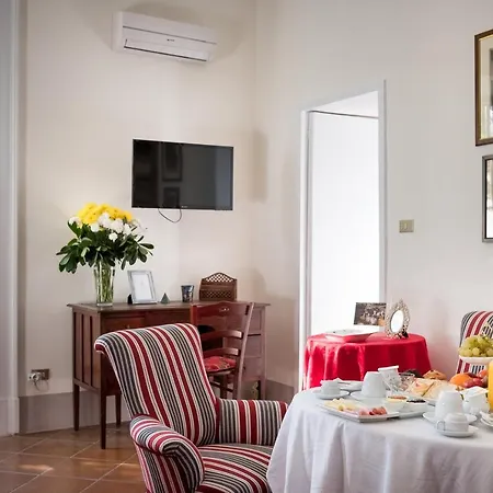 Palazzo Bernardini 4*