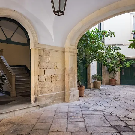 לינה וארוחת בוקר Palazzo Bernardini 4*