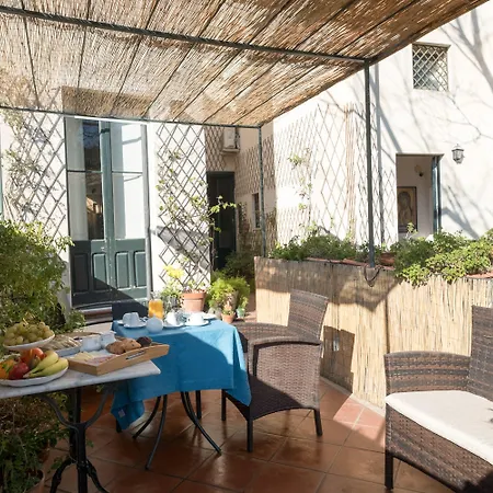 Palazzo Bernardini Bed & Breakfast 4*
