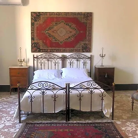 Palazzo Bernardini Bed & Breakfast 4*