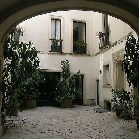 Palazzo Bernardini לינה וארוחת בוקר