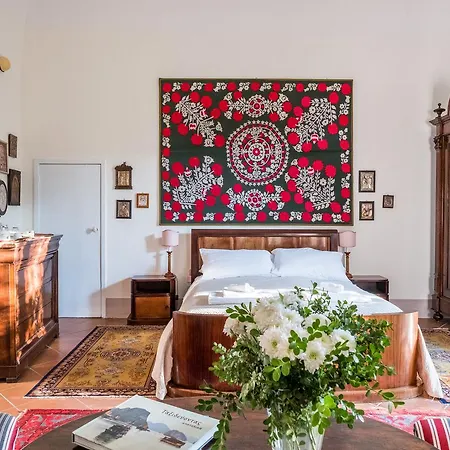 לינה וארוחת בוקר Palazzo Bernardini 4*