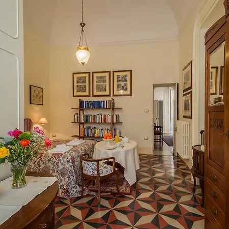 לינה וארוחת בוקר Palazzo Bernardini 4*